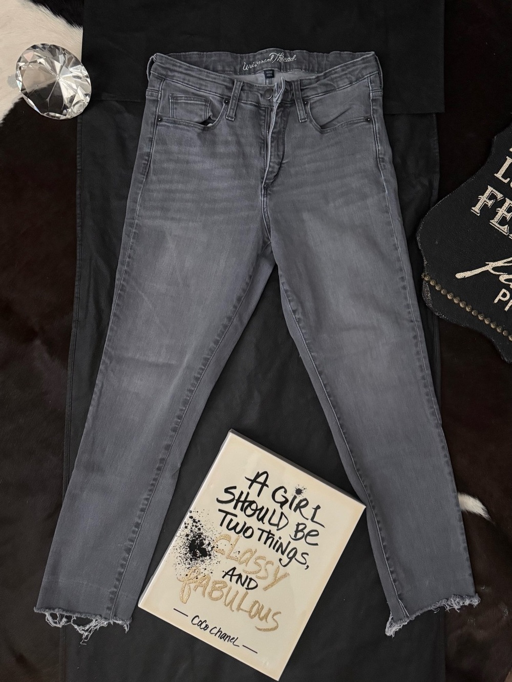 Universal Thread Gray Cropped Slim Jeans with Frayed Hem